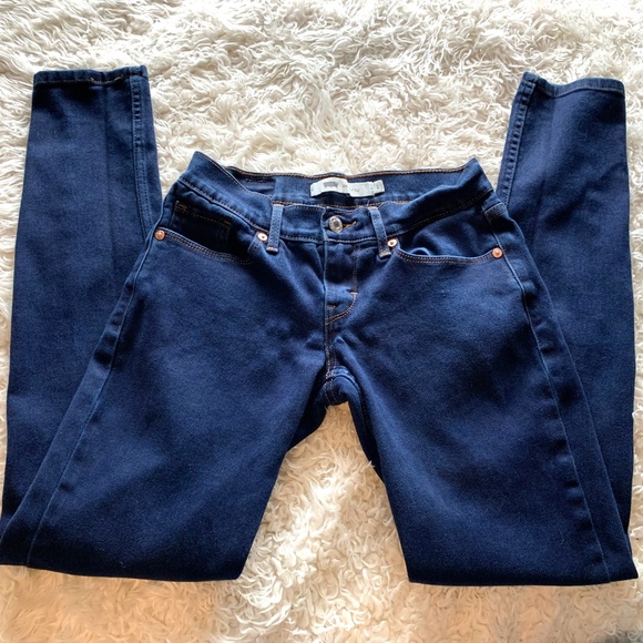 Levi's Denim - Levi's 524 Dark Wash Skinny size 1 Jean Levi's Denim - Levi's 524 Dark Wash Skinny size 1 Jean
